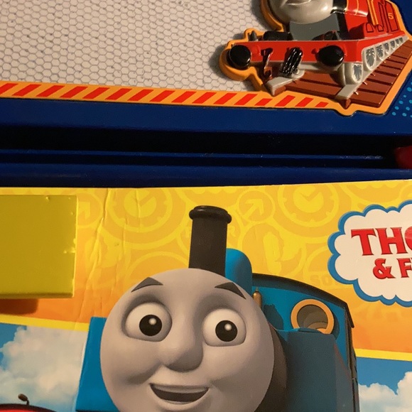 Thomas & Friends storybook with erasable magnetic pad & pen; 2021 - Picture 6 of 6